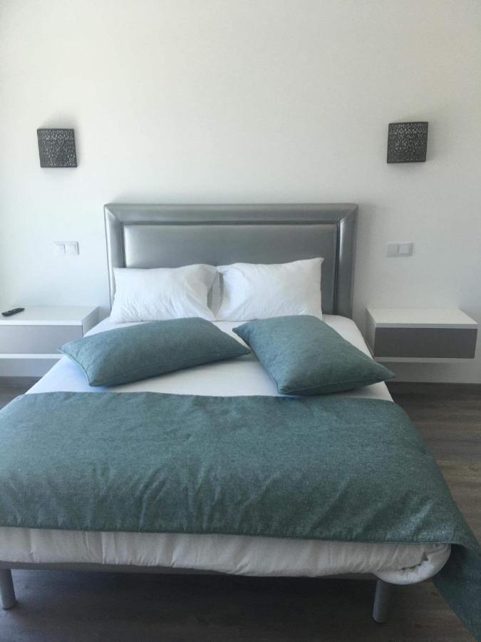 Quarto Duplo Deluxe com Varanda e Vista Mar